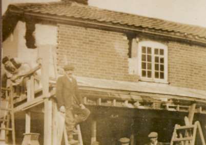 Currys Renovations, Diss ANL-150217-135028001