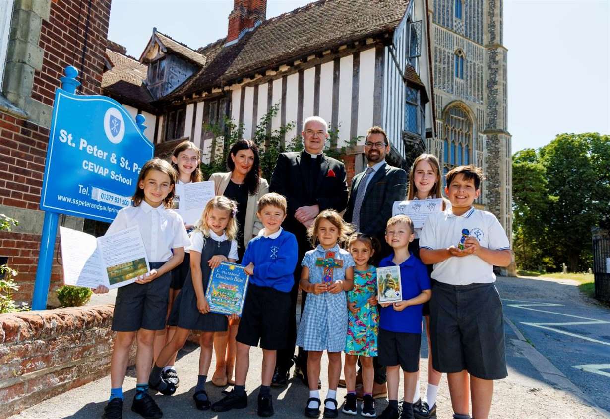 Primary school ‘full of the richness of life’ celebrates after earning glowing praise from inspectors