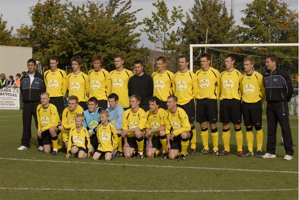 Football - Debenham FC V AFC Wimbledon.. (32727726)