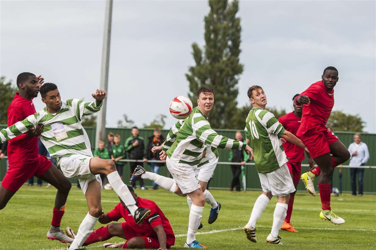 Football - Framlingham v Wadham.. (32727961)