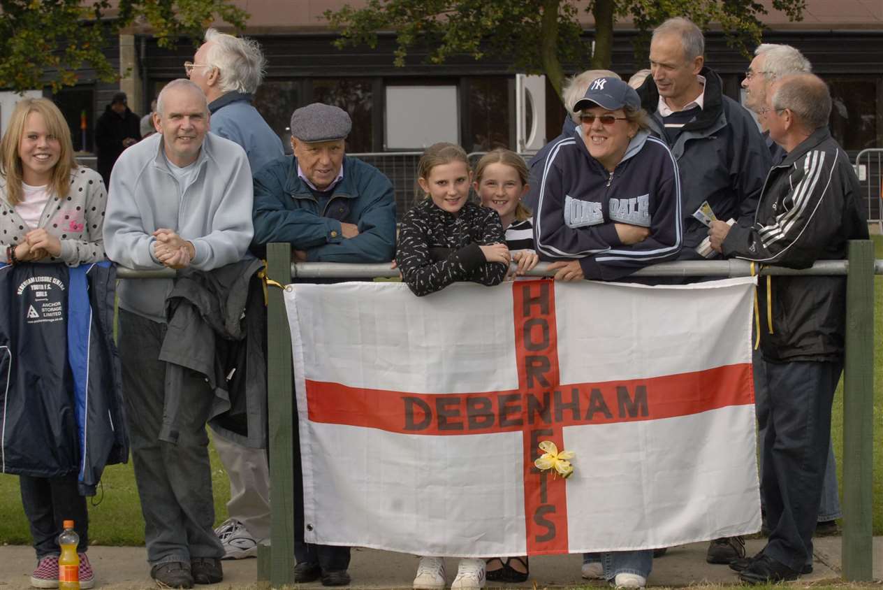 Football - Debenham FC V AFC Wimbledon.. (32727739)