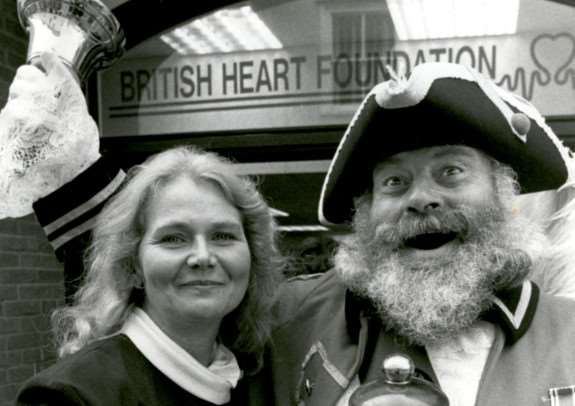 ML - BHF opening. The British Heart Foundation opening of it's Diss shop by Manageress Jackie Dring and David Bullock, 8th Sep 95.
