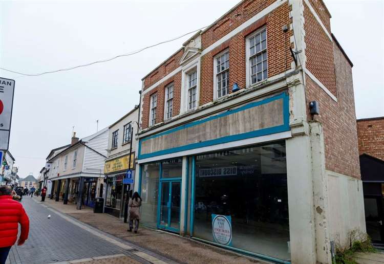 Former town superstore to be turned into retail units and flats