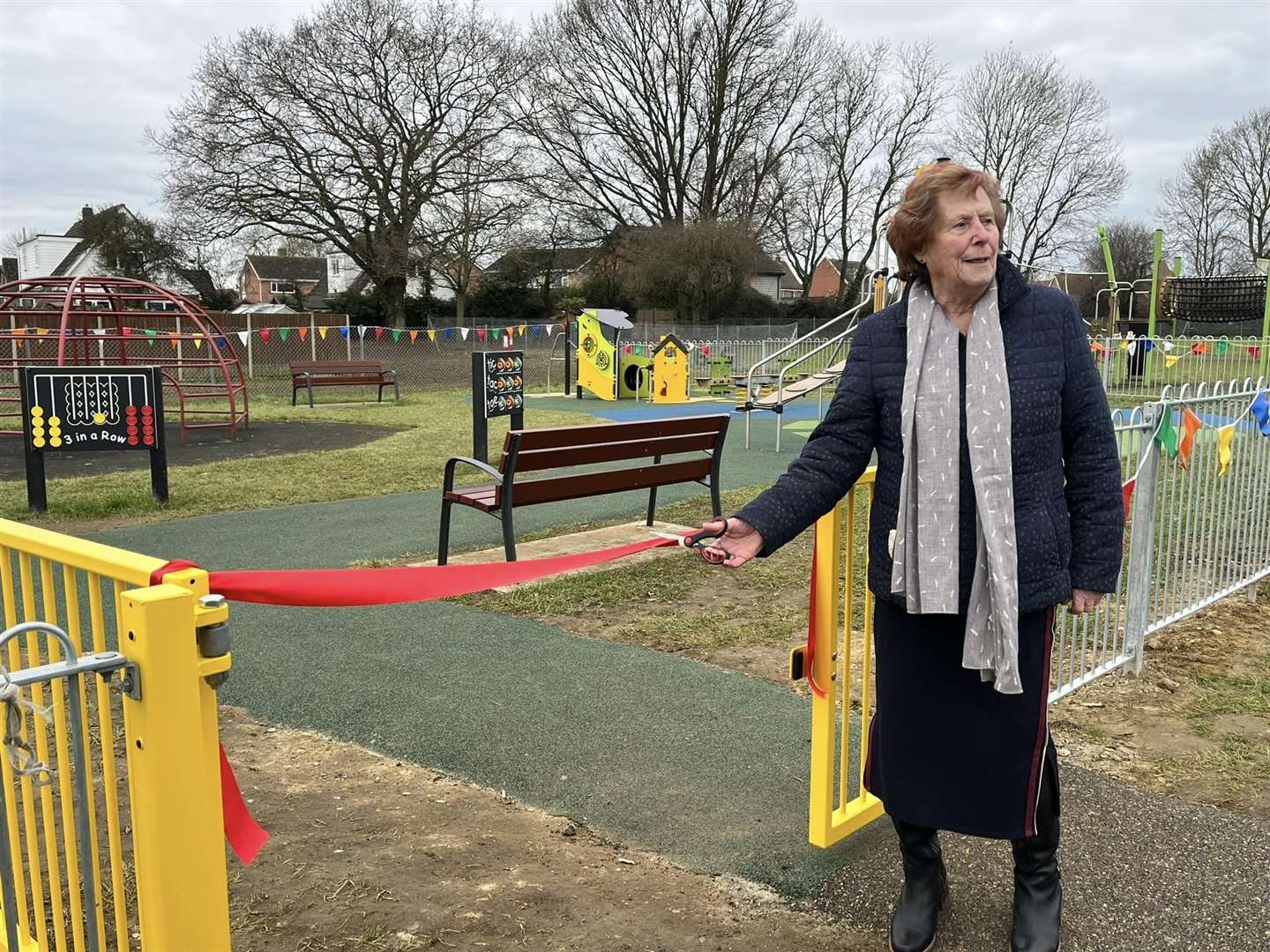 Cllr Vera Dale cut the ribbon to open the park.