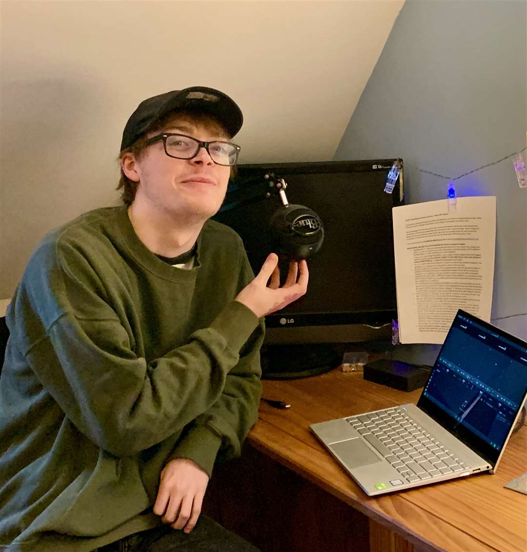 Radio Stradbroke's DJ Owen Hargrave (33310146)