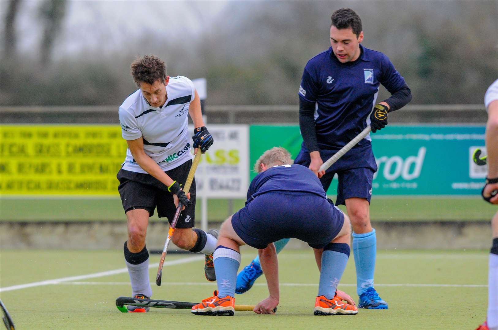 Hockey action from Harleston Magpies Men's 1st v West Herts - Tim Whiteman ..Picture by Mark Bullimore Photography. (32671691)