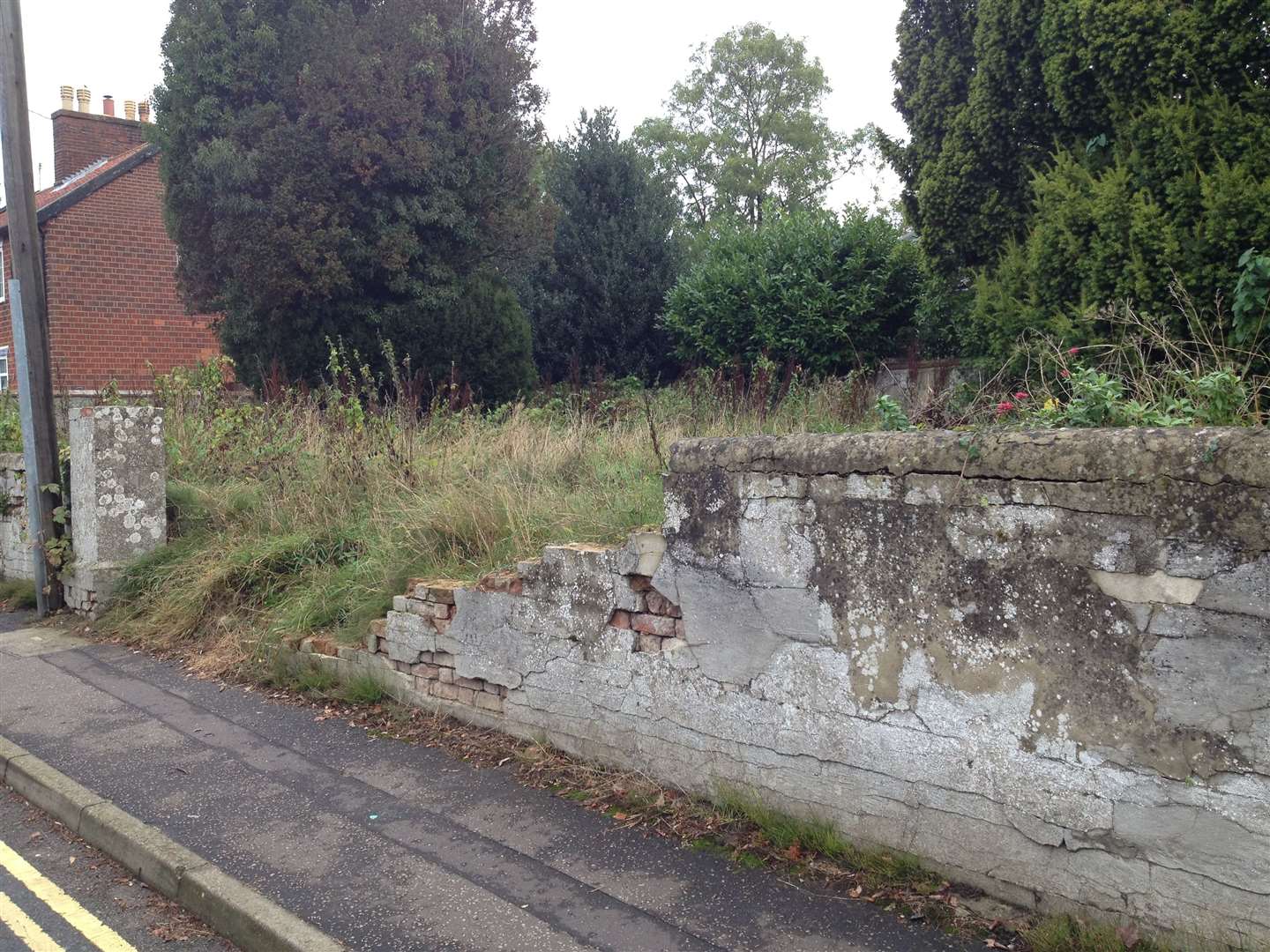 The former burial ground of Diss Baptist Church in Croft Lane.