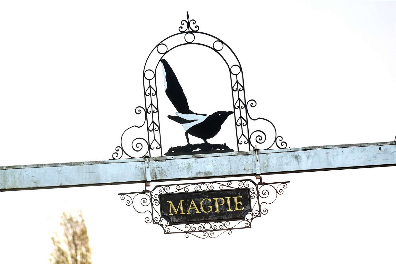 The magpie symbol has been included in the reinstated plans. Mecha Morton