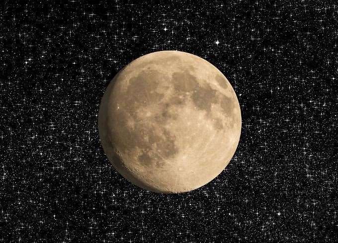 This is when you can see a pink supermoon this week (33051504)