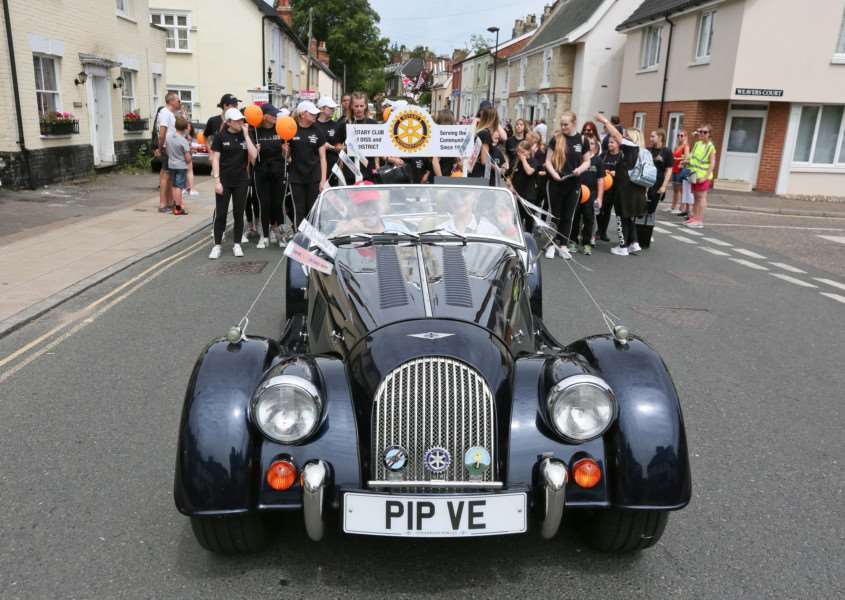 MDEP-11-06-2017-089. Parade general shot. Diss Carnival 2017