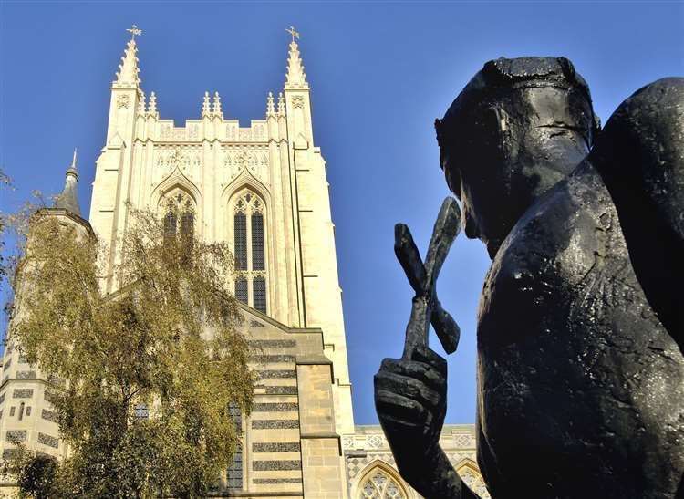 Statue of St Edmund in Bury (34126006)