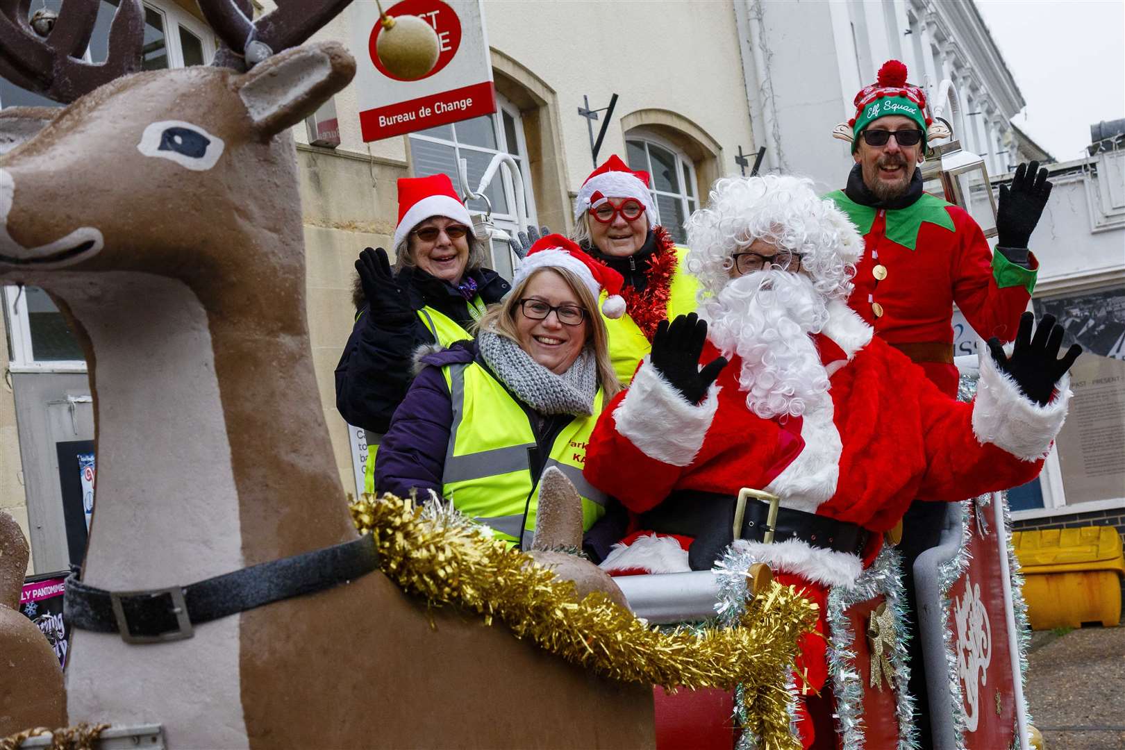 Diss Park Radio collecting for their chosen charity in the run up to Christmas on the Market Place in Diss. Pictured clockwise from centre left Katie Brame, Roella Trudgill, Linda Bryant, Trevor Lond and Santa