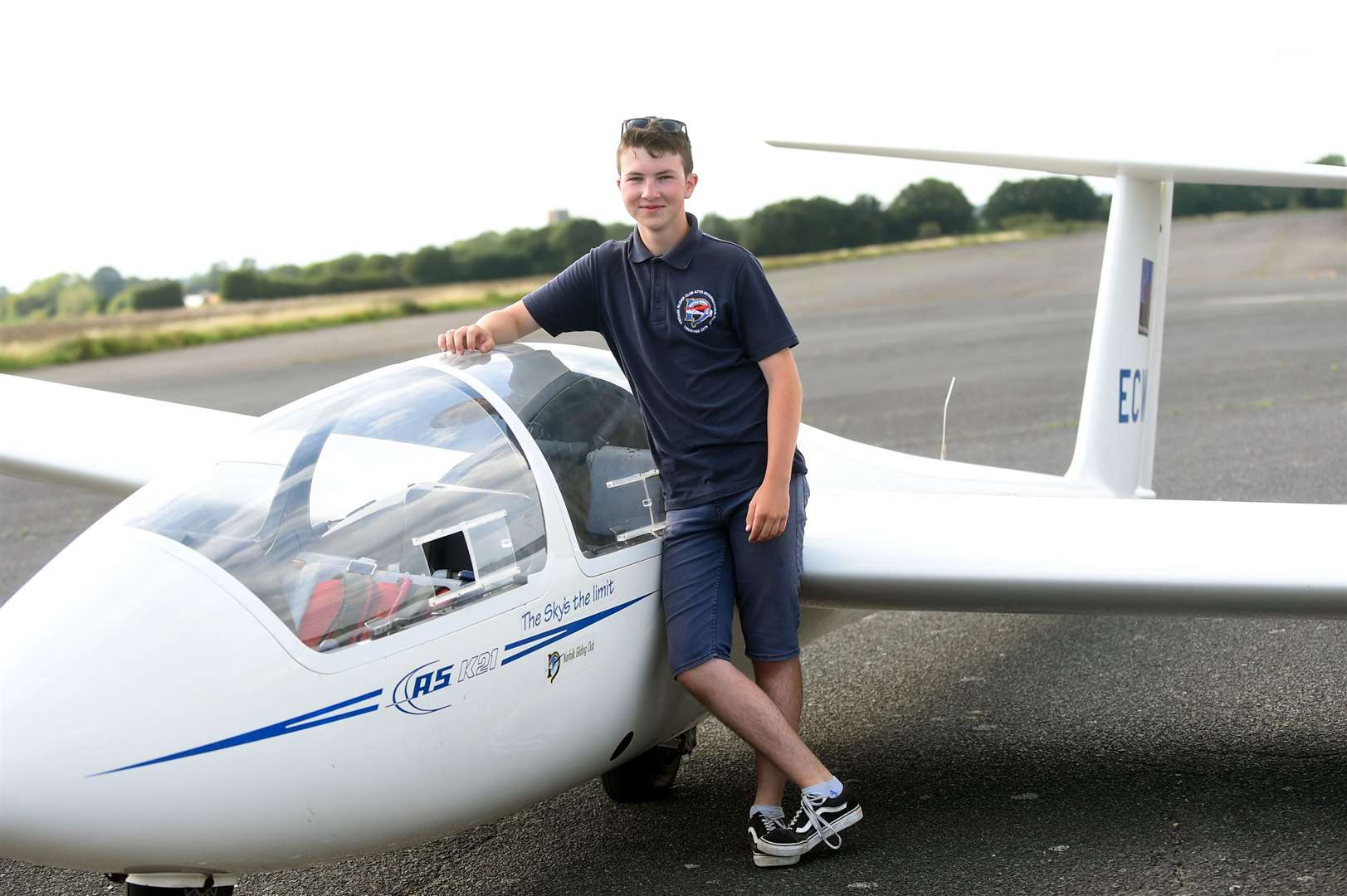 Fourteen-year-old Jack Jenner-Hall has become the youngest glider in Britain when he undertook a solo route