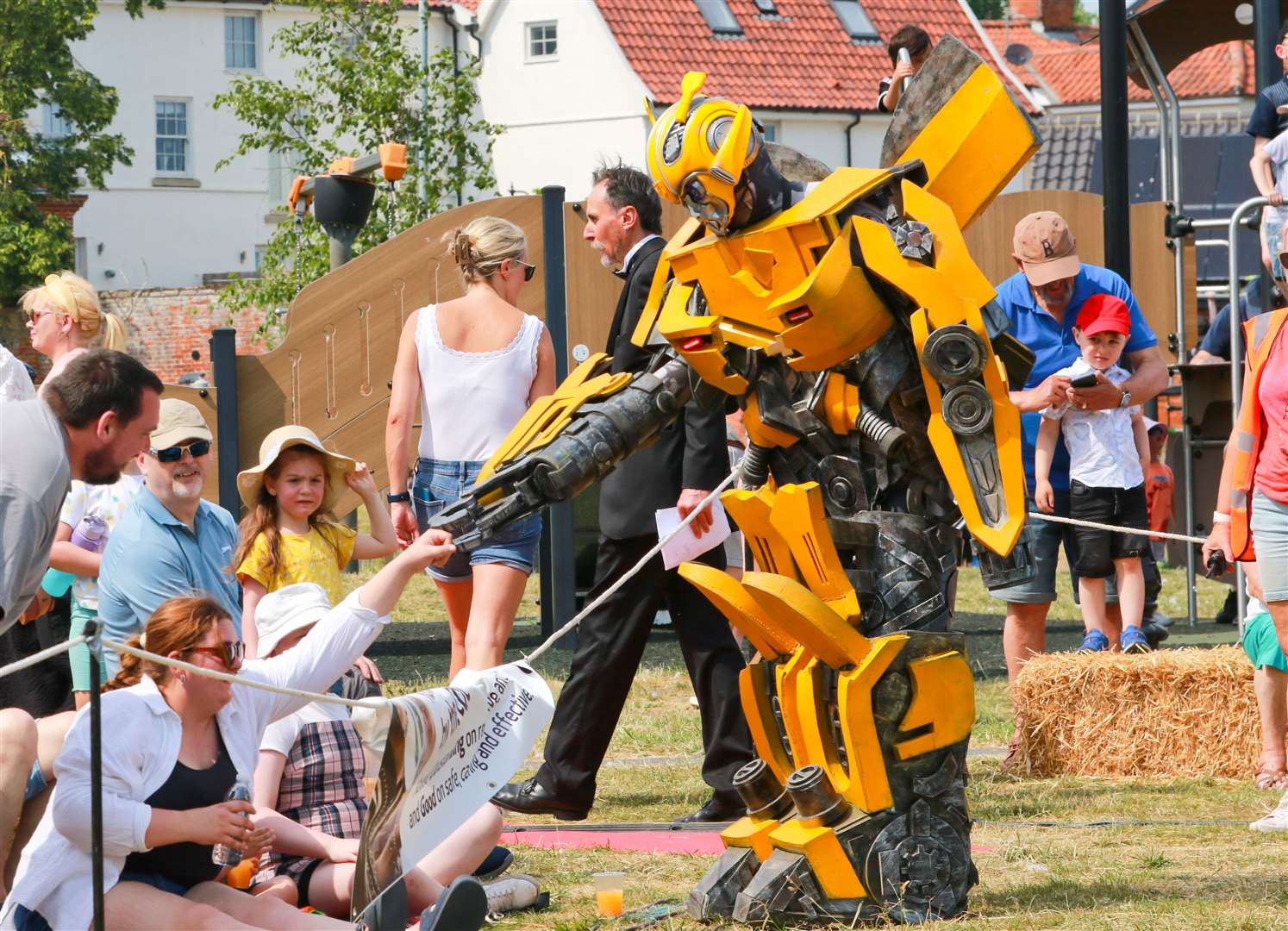 Bumblebee meets his fans, Pictures: Gary Donnison