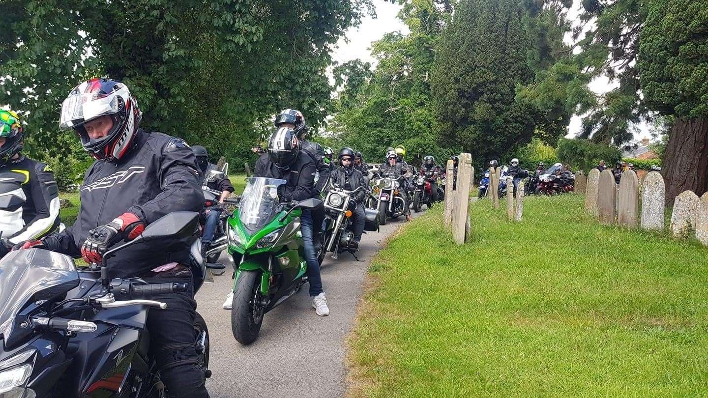 Some of the motorcyclists who formed the cortege. (37360679)