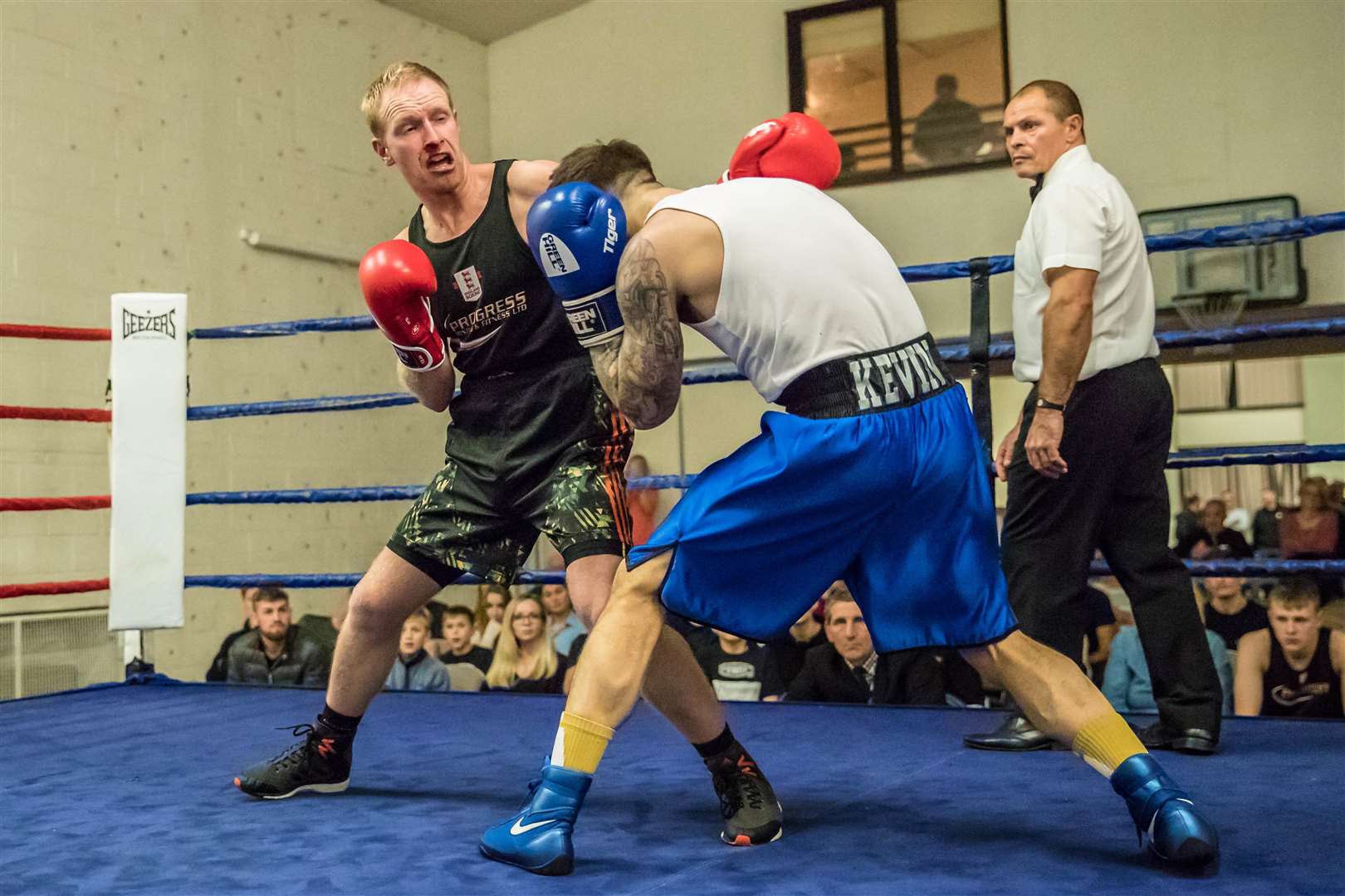 Progress Boxing - Diss Hope Church Show. Bout 17 - (Red) Jamieson Chambers (Progress) v (Blue) Kevin Szymanski (Chalvedon).Winner - Unanimous Decision - Kevin Szymanski. (5824077)